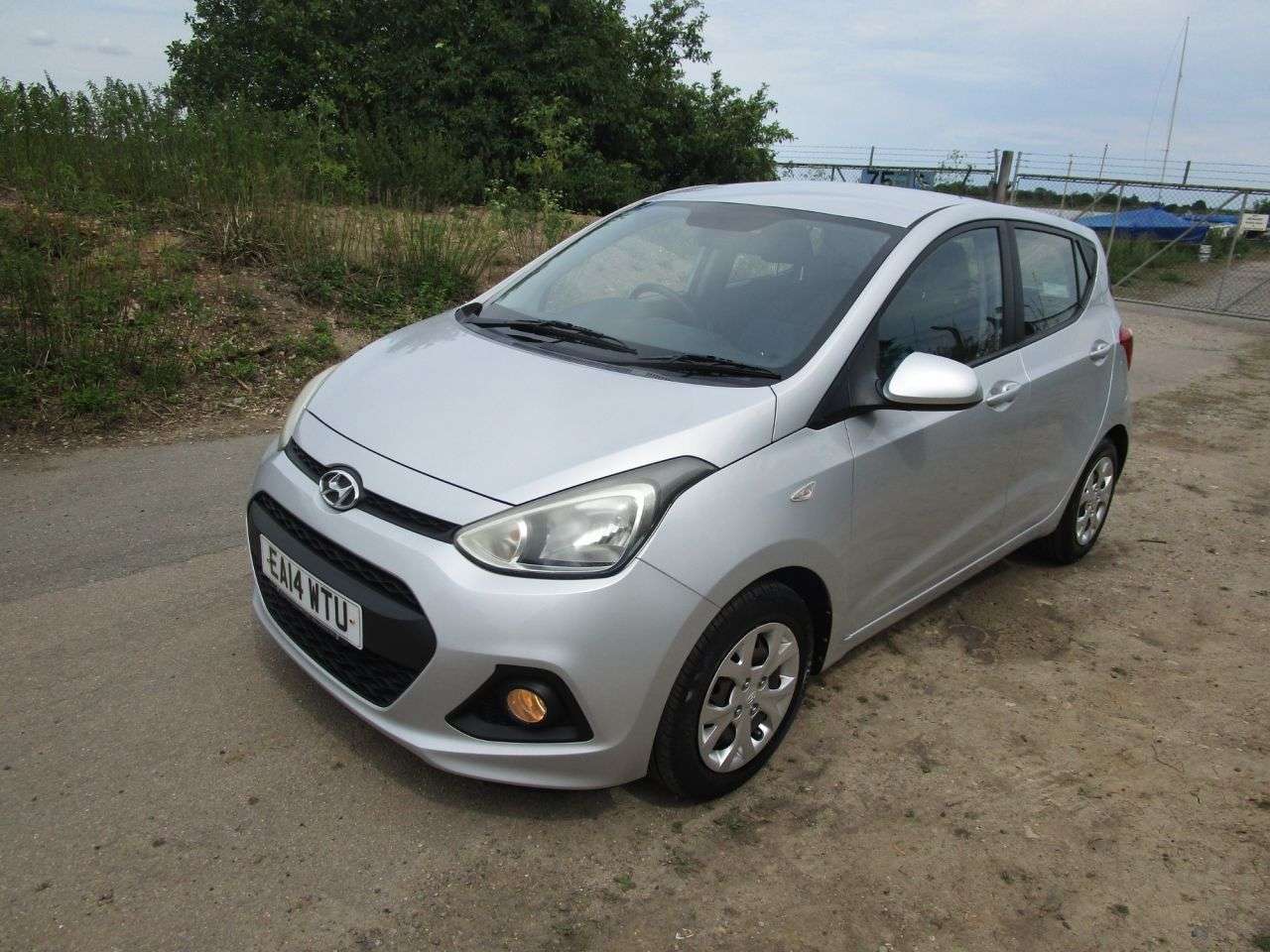 A 2014 HYUNDAI I10 1.2 SE 5 door Auto Petrol Automatic A 2014 HYUNDAI I10 1.2 SE 5 door Auto Petrol Automatic