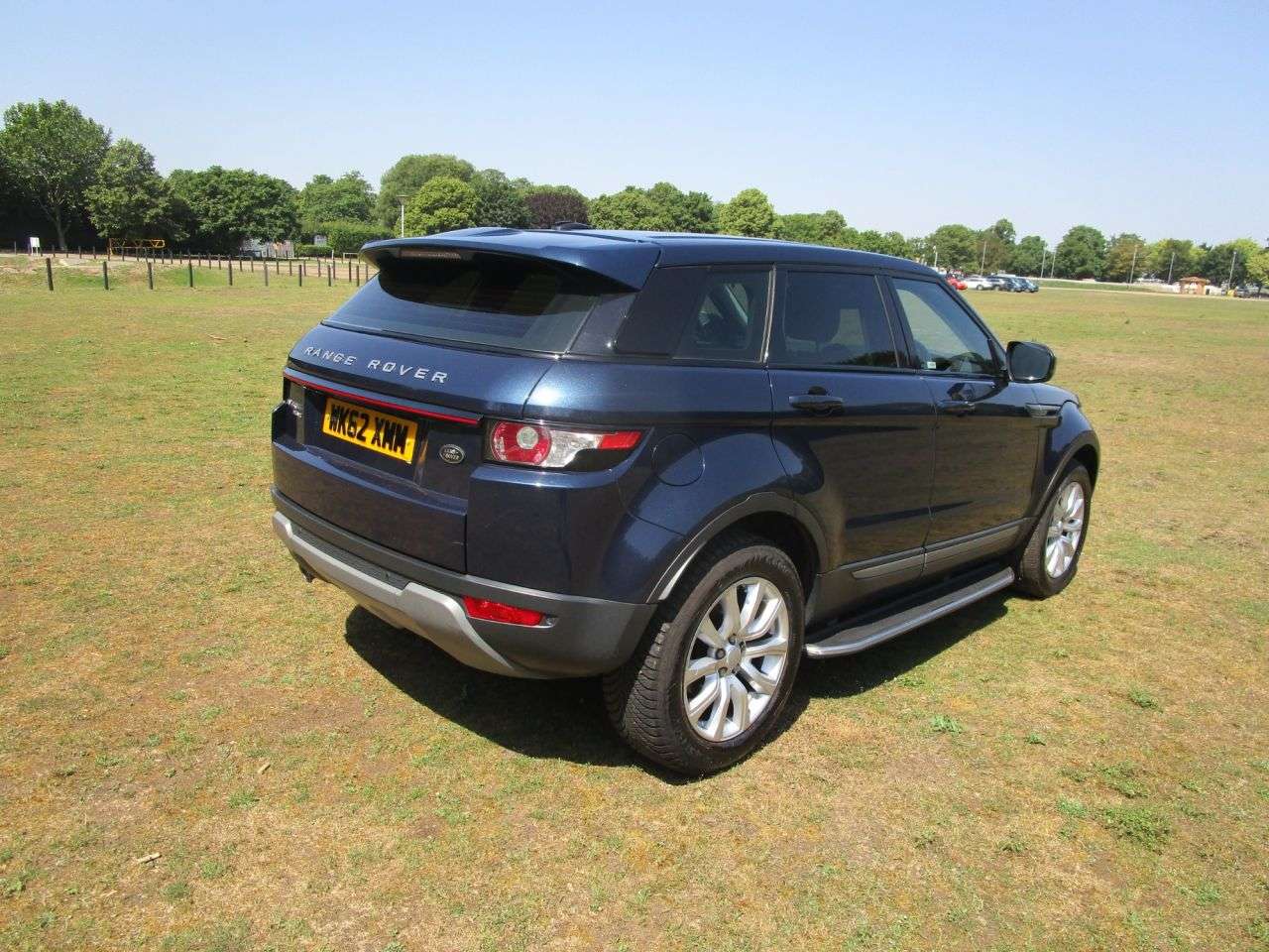 A 2012 LAND ROVER RANGE ROVER EVOQUE 2.2 eD4 Pure 5 door 2WD Diesel A 2012 LAND ROVER RANGE ROVER EVOQUE 2.2 eD4 Pure 5 door 2WD Diesel