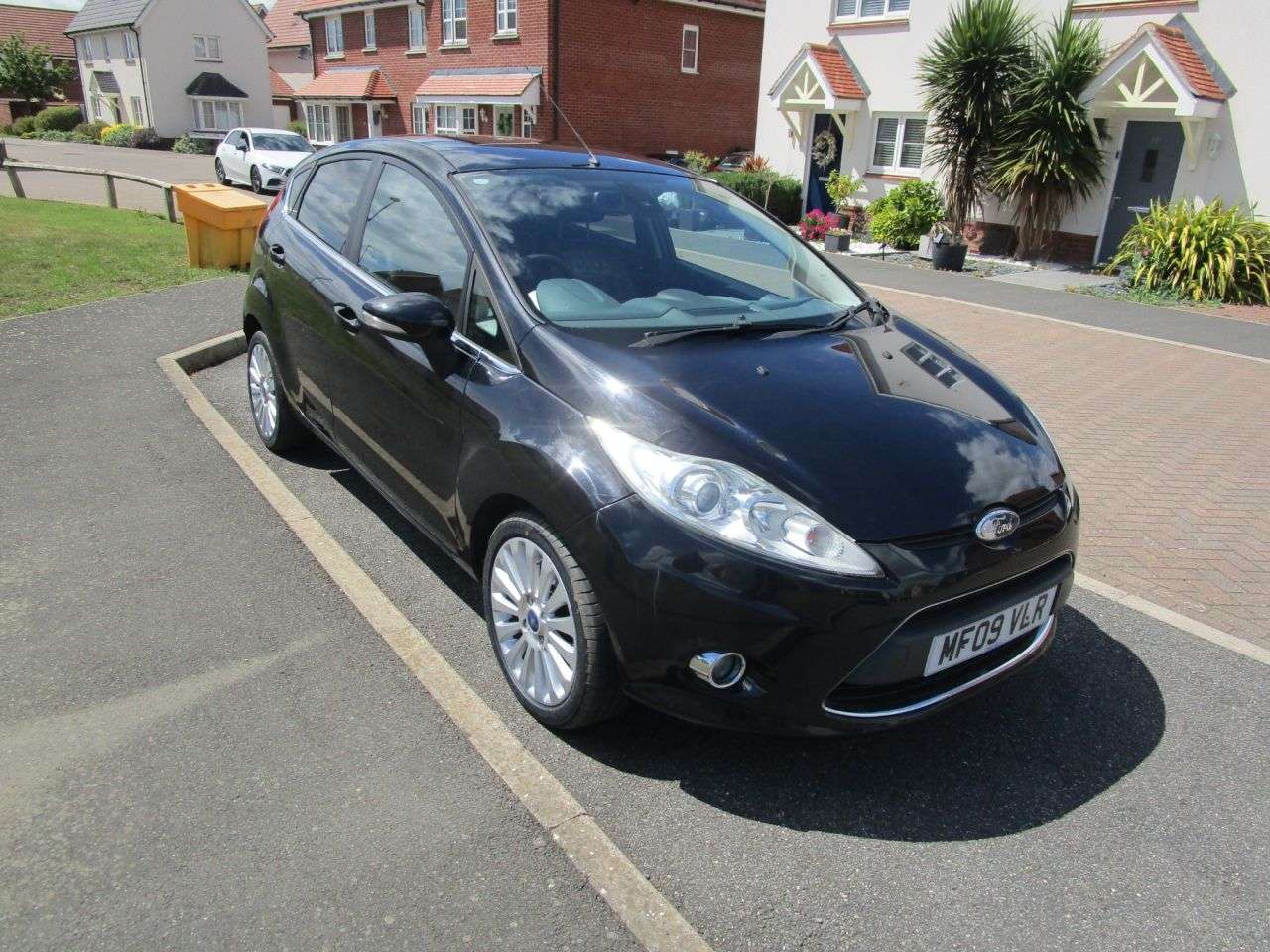A 2009 FORD FIESTA 1.4 Titanium 5 door Auto Petrol Automatic. A 2009 FORD FIESTA 1.4 Titanium 5 door Auto Petrol Automatic.