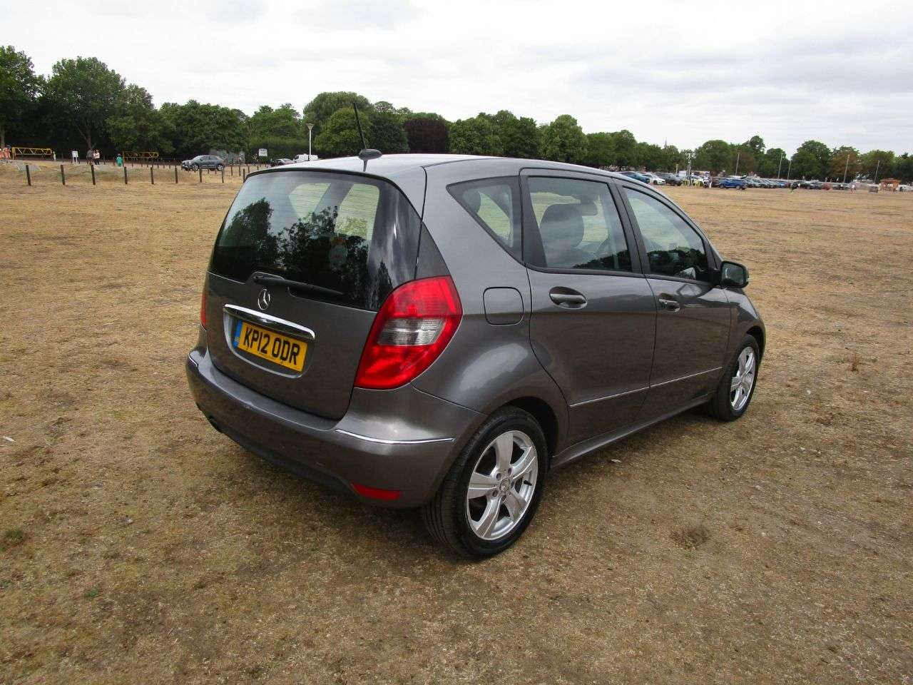 A 2012 MERCEDES-BENZ A CLASS A160 Avantgarde SE 5 door Auto Petrol Automatic A 2012 MERCEDES-BENZ A CLASS A160 Avantgarde SE 5 door Auto Petrol Automatic