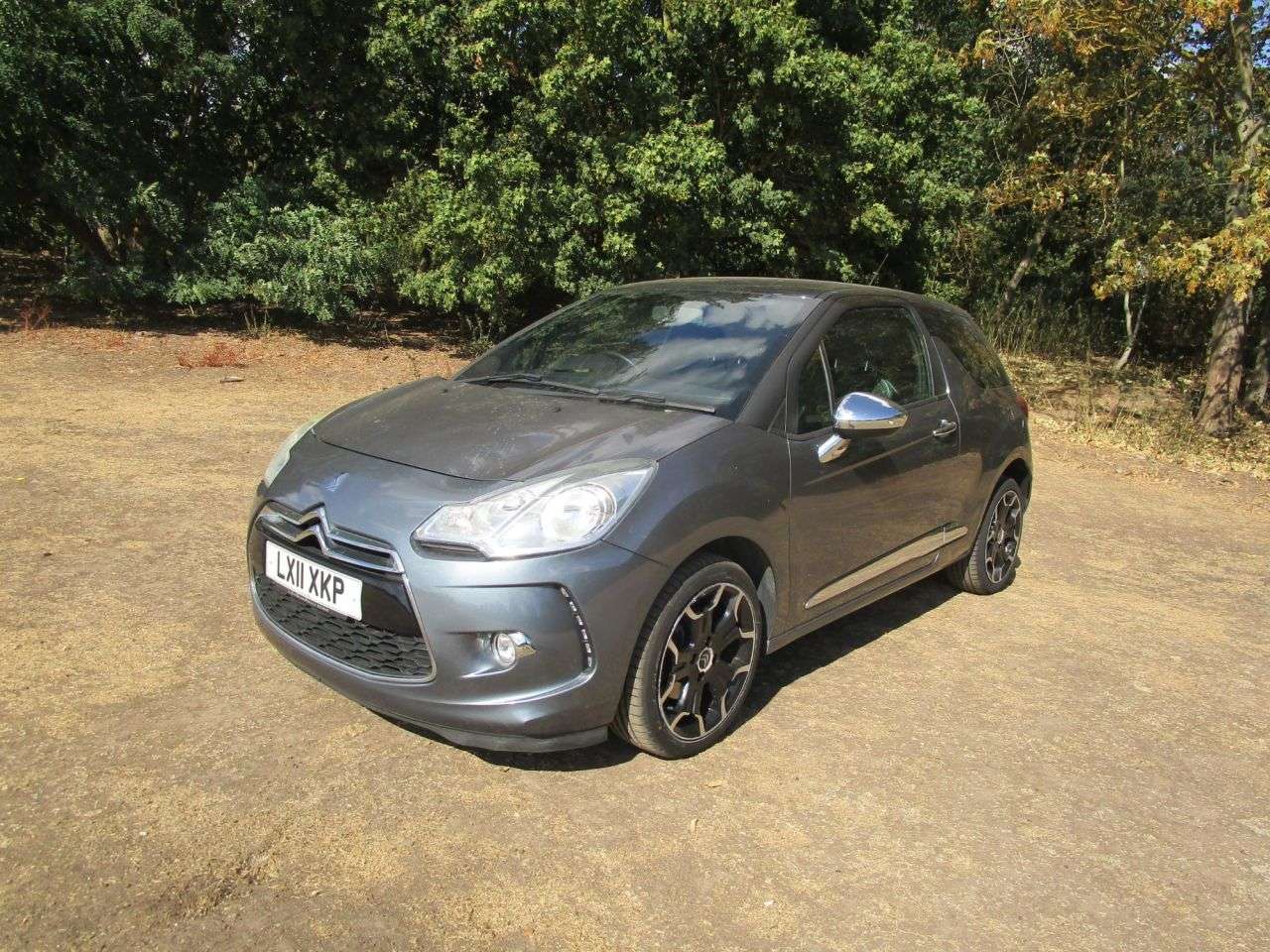 A 2011 CITROEN DS3 1.6 VTi 16V DStyle 3 door Auto Petrol Automatic A 2011 CITROEN DS3 1.6 VTi 16V DStyle 3 door Auto Petrol Automatic