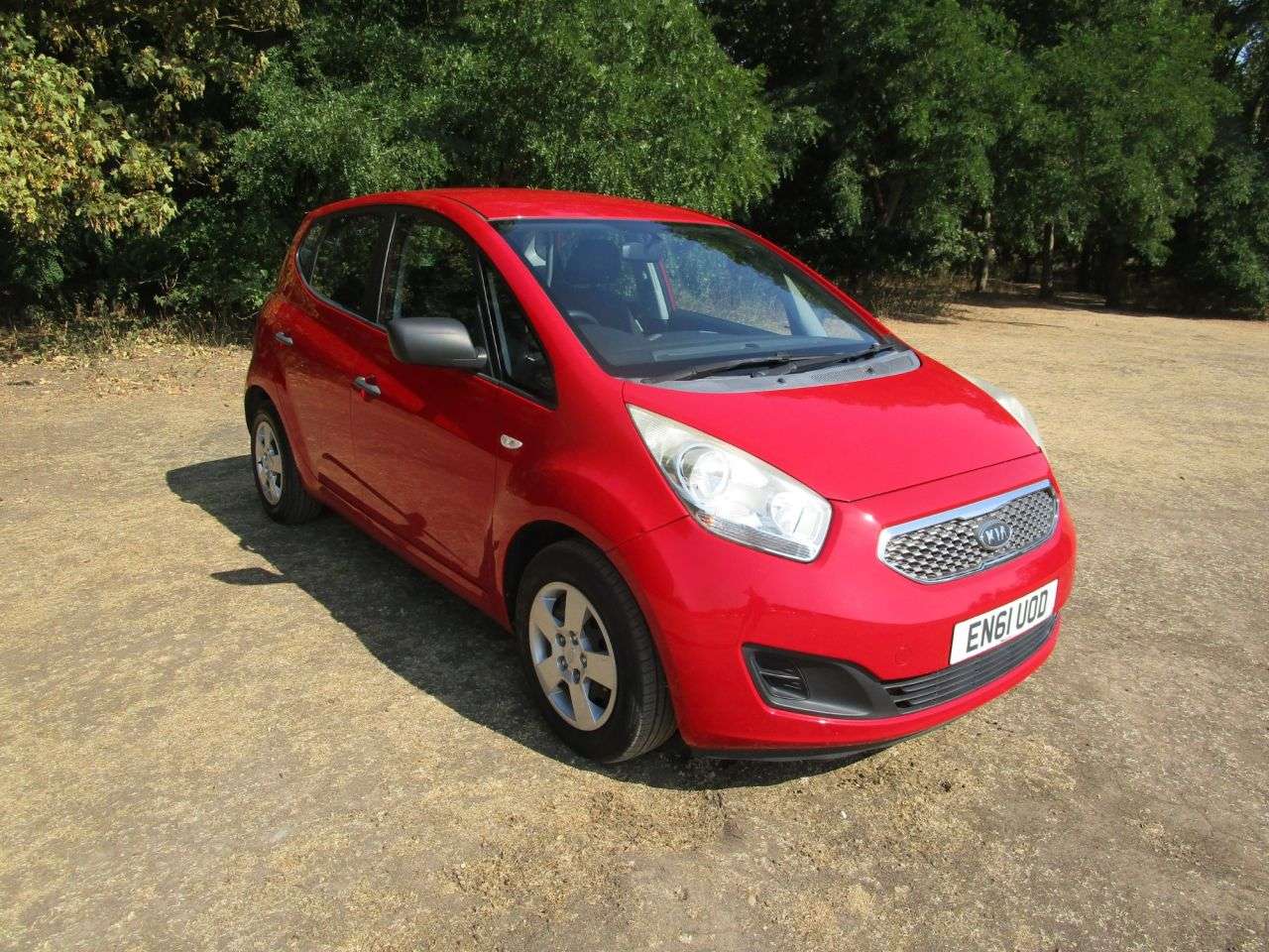 A 2012 KIA VENGA 1.4 5 door 1 Petrol A 2012 KIA VENGA 1.4 5 door 1 Petrol