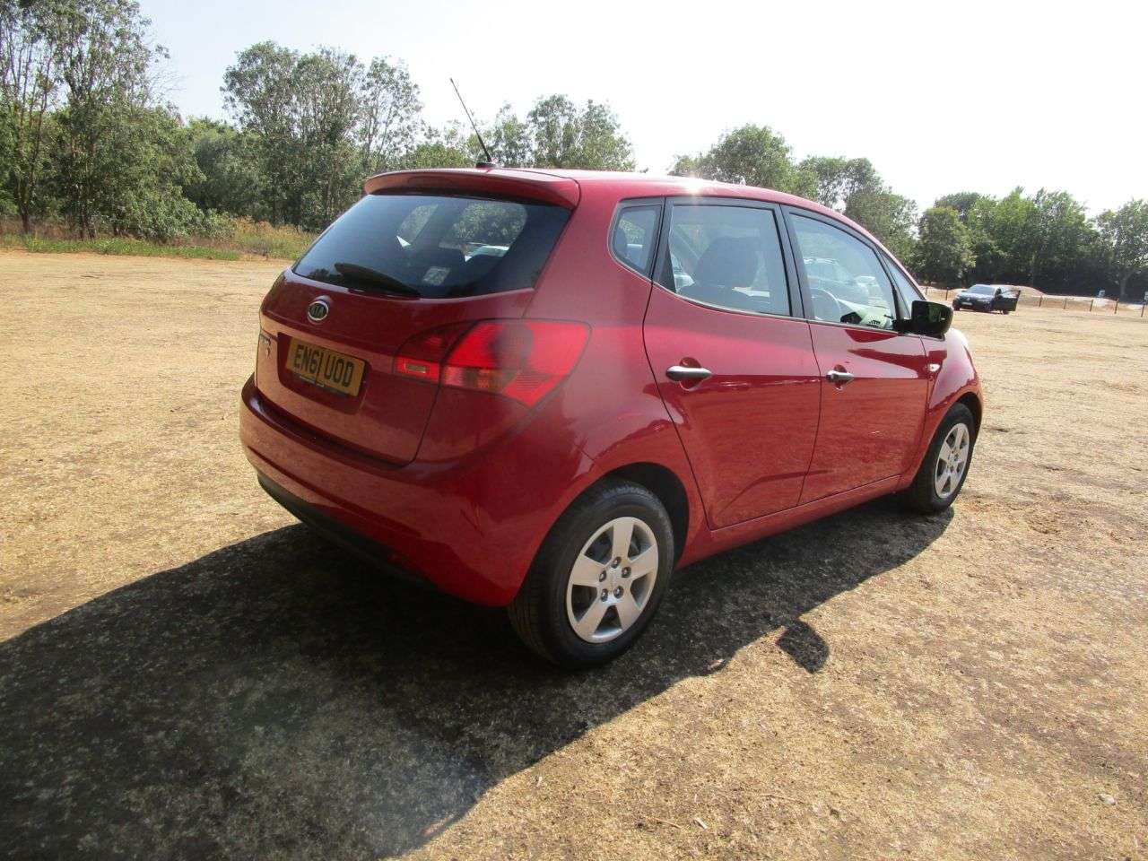 A 2012 KIA VENGA 1.4 5 door 1 Petrol A 2012 KIA VENGA 1.4 5 door 1 Petrol