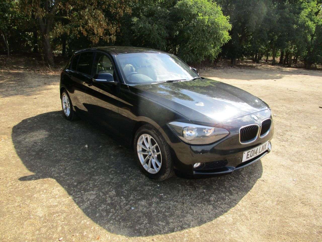 A 2014 BMW 1 SERIES 116d EfficientDynamics Business 5 door Diesel A 2014 BMW 1 SERIES 116d EfficientDynamics Business 5 door Diesel