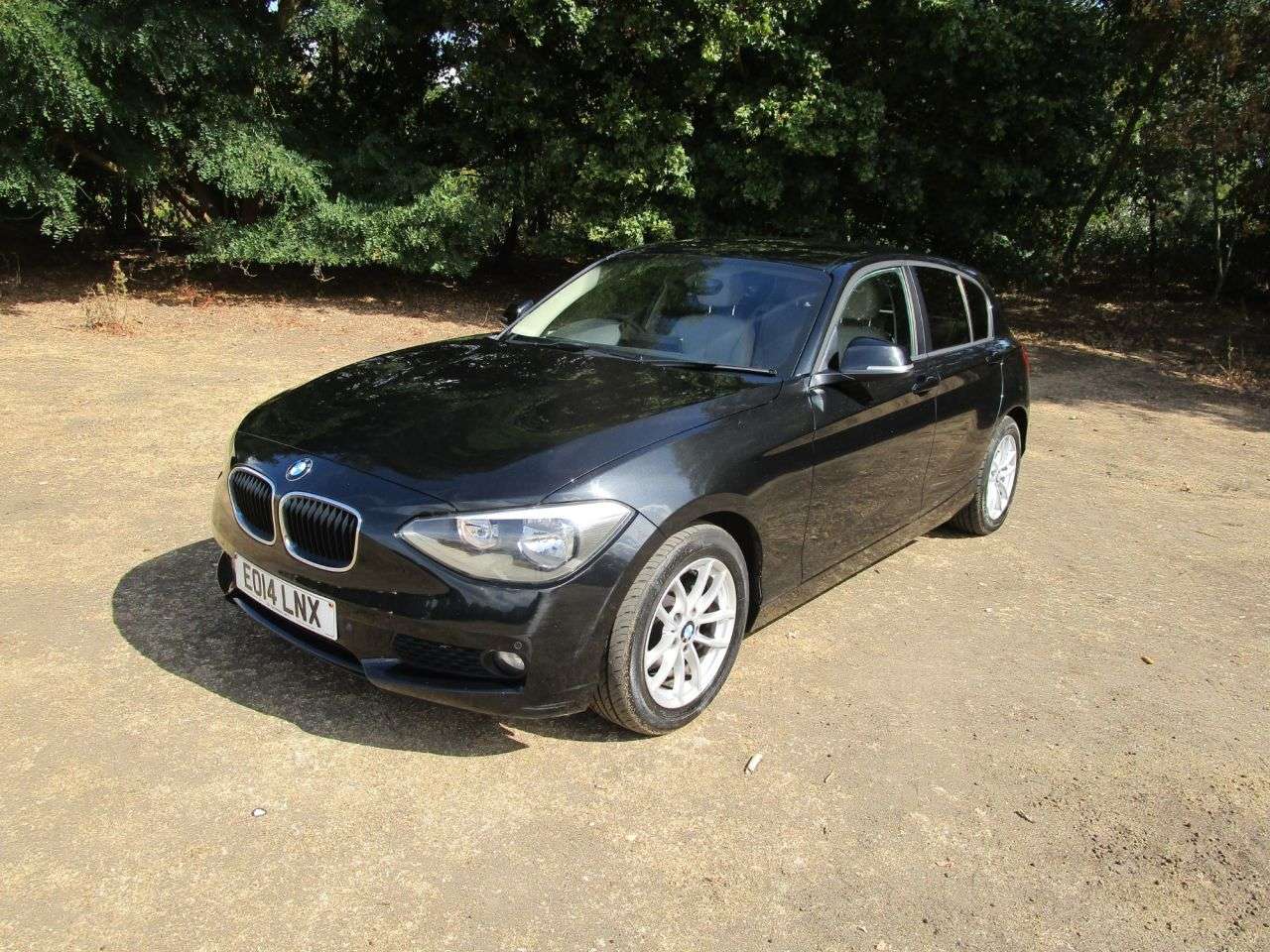 A 2014 BMW 1 SERIES 116d EfficientDynamics Business 5 door Diesel A 2014 BMW 1 SERIES 116d EfficientDynamics Business 5 door Diesel