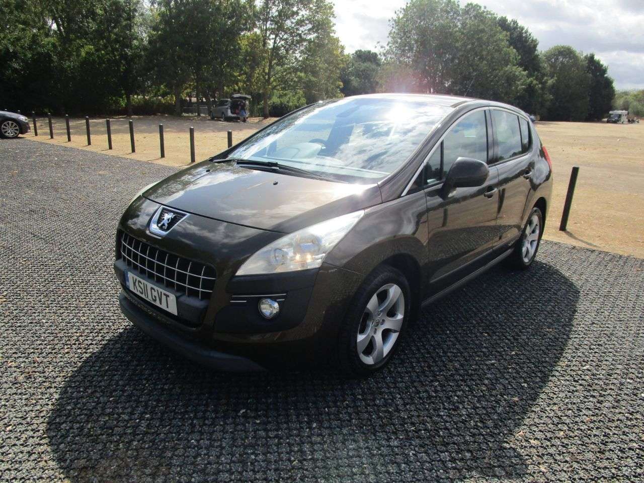 A 2011 PEUGEOT 3008 1.6 HDi Sport 5 door Auto Diesel Automatic A 2011 PEUGEOT 3008 1.6 HDi Sport 5 door Auto Diesel Automatic
