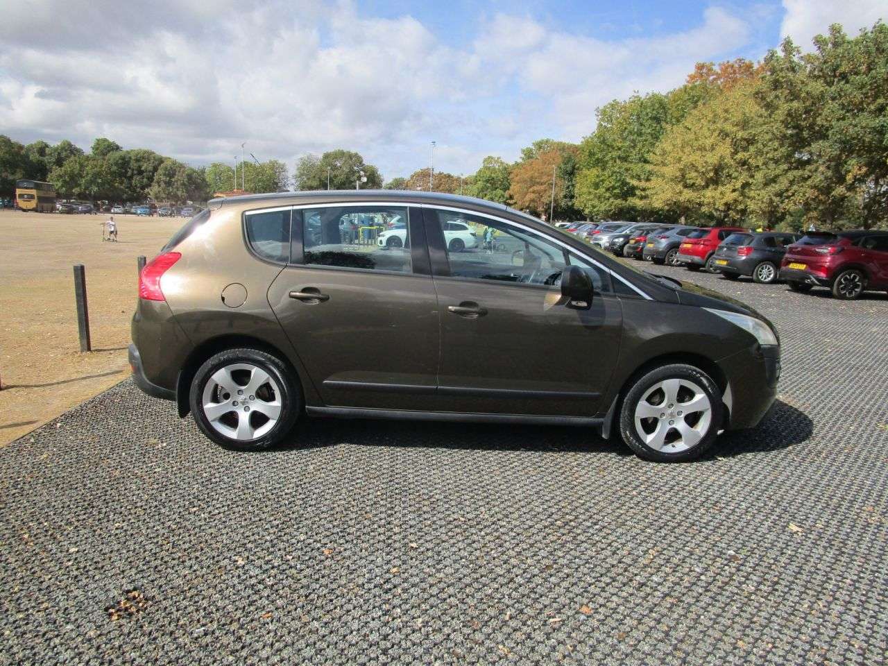 2011 PEUGEOT 3008 2011 PEUGEOT 3008
