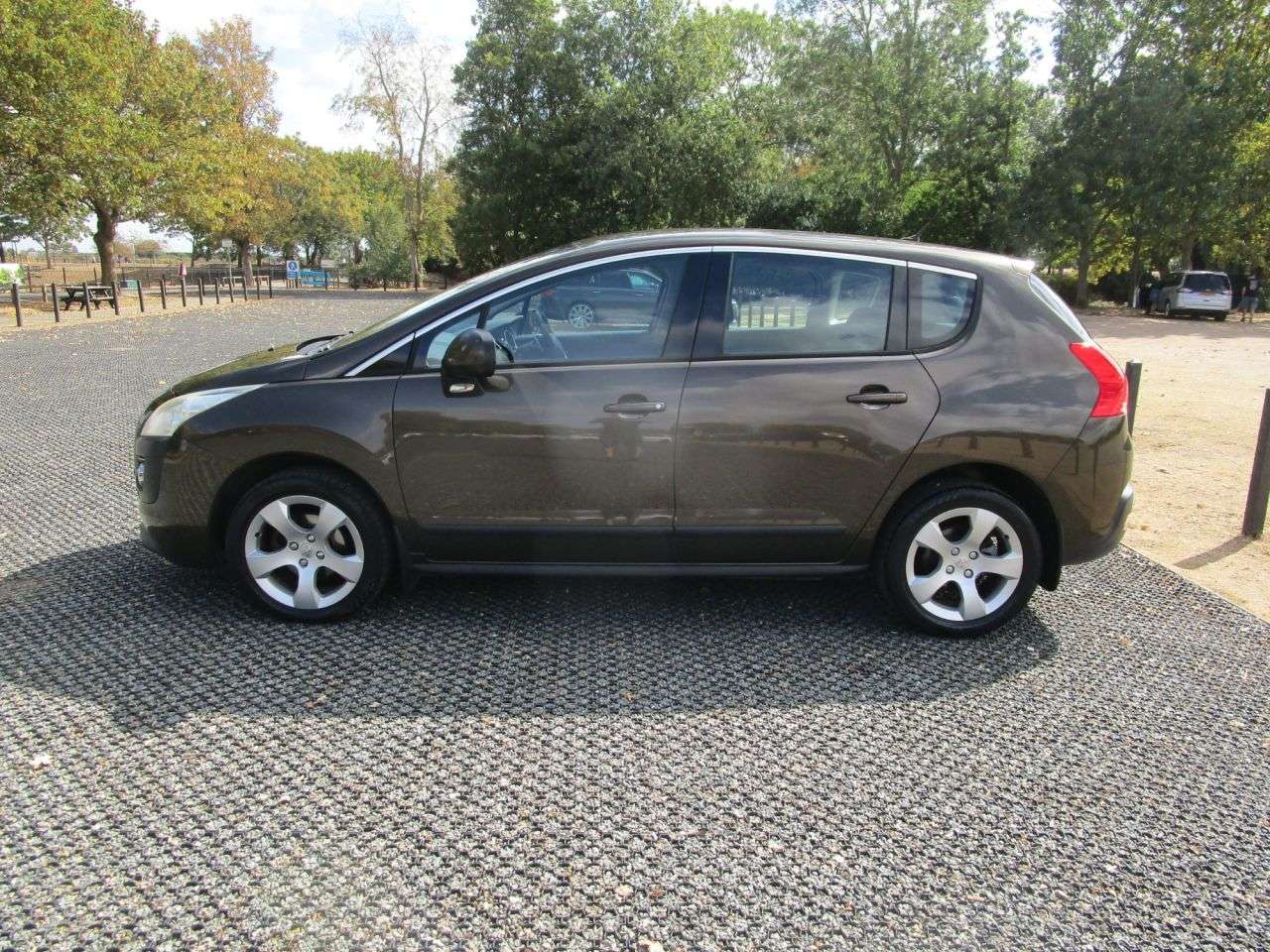 2011 PEUGEOT 3008 2011 PEUGEOT 3008