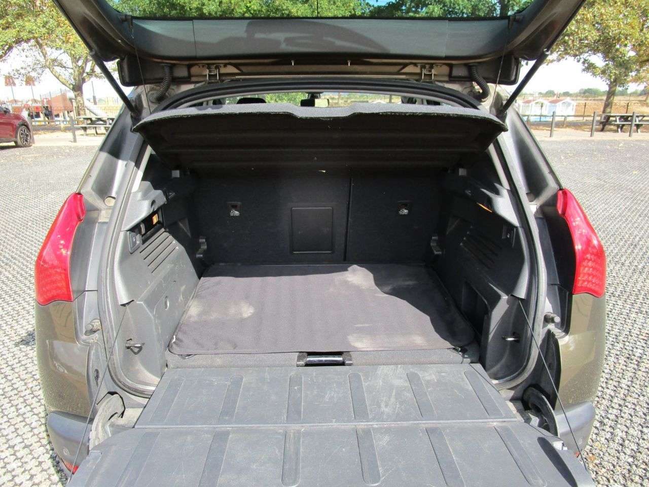 2011 PEUGEOT 3008 2011 PEUGEOT 3008