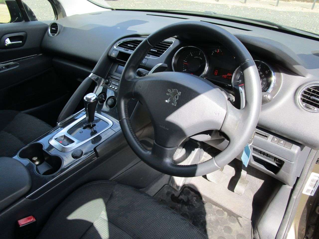 2011 PEUGEOT 3008 2011 PEUGEOT 3008