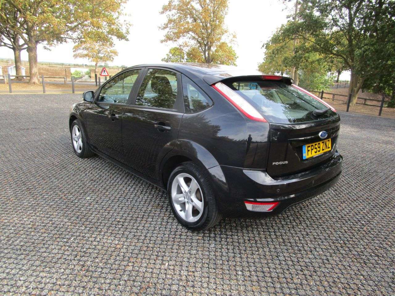 A 2010 FORD FOCUS 1.8 Zetec 5 door Petrol A 2010 FORD FOCUS 1.8 Zetec 5 door Petrol
