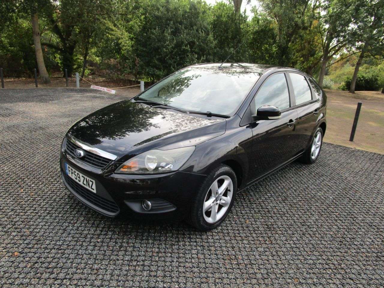 A 2010 FORD FOCUS 1.8 Zetec 5 door Petrol A 2010 FORD FOCUS 1.8 Zetec 5 door Petrol