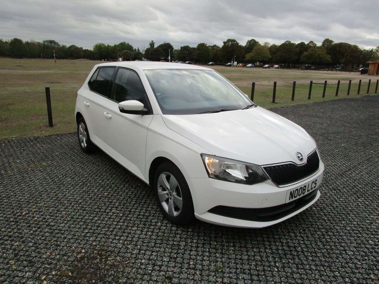 A 2015 SKODA FABIA 1.2 TSI SE 5 door Auto DSG Petrol Automatic A 2015 SKODA FABIA 1.2 TSI SE 5 door Auto DSG Petrol Automatic