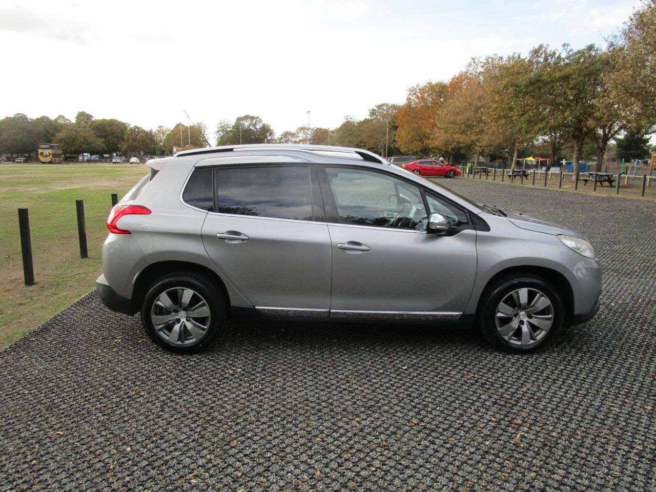 2015 PEUGEOT 2008 2015 PEUGEOT 2008