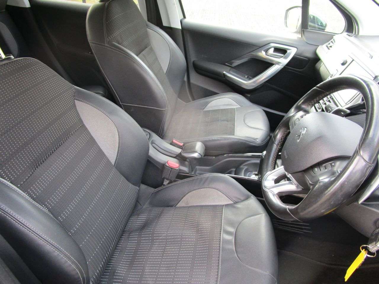 2015 PEUGEOT 2008 2015 PEUGEOT 2008