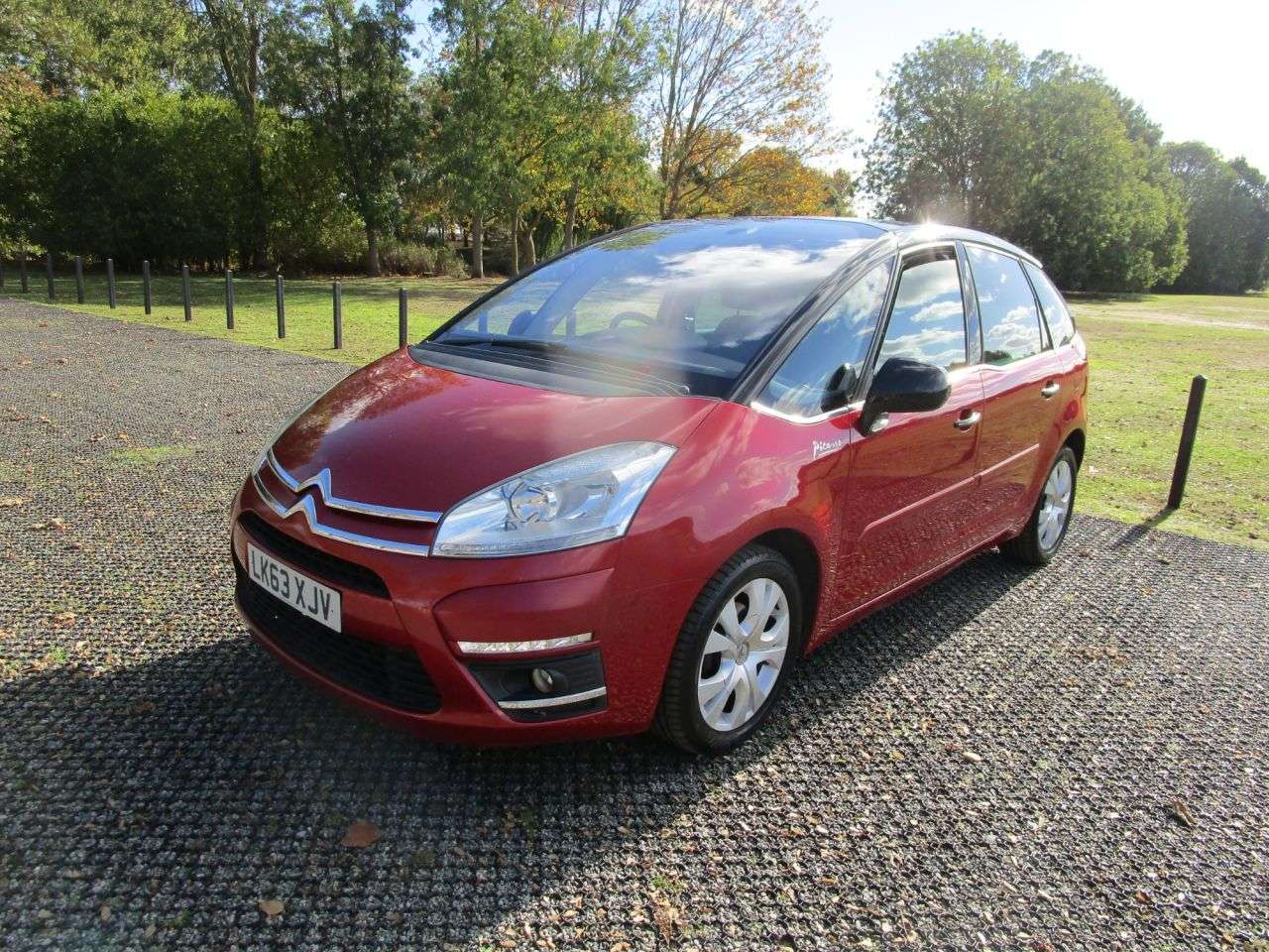 A 2013 CITROEN C4 PICASSO 1.6 HDi Platinum MPV 5 door Diesel A 2013 CITROEN C4 PICASSO 1.6 HDi Platinum MPV 5 door Diesel