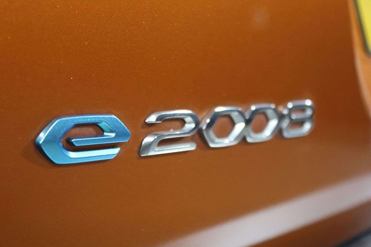 2021 PEUGEOT E-2008 2021 PEUGEOT E-2008