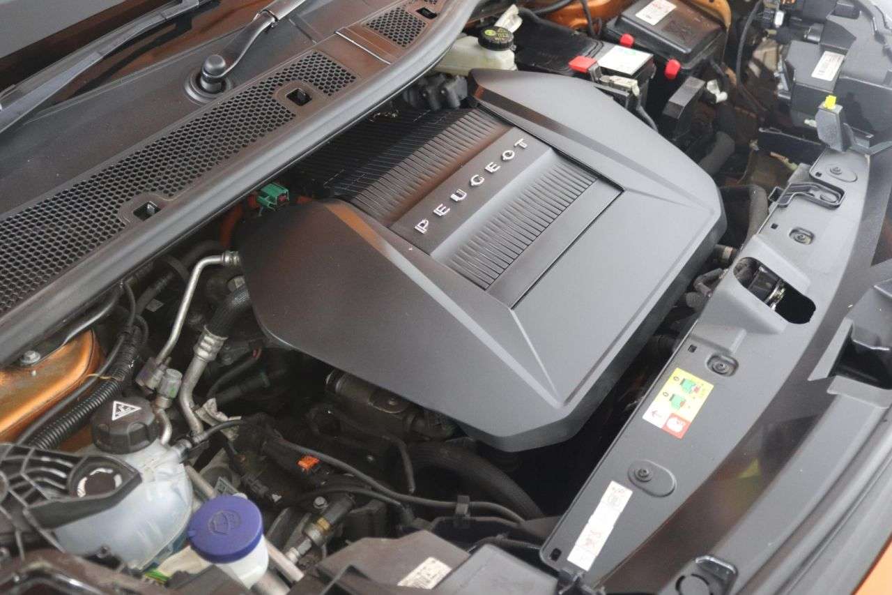 2021 PEUGEOT E-2008 2021 PEUGEOT E-2008