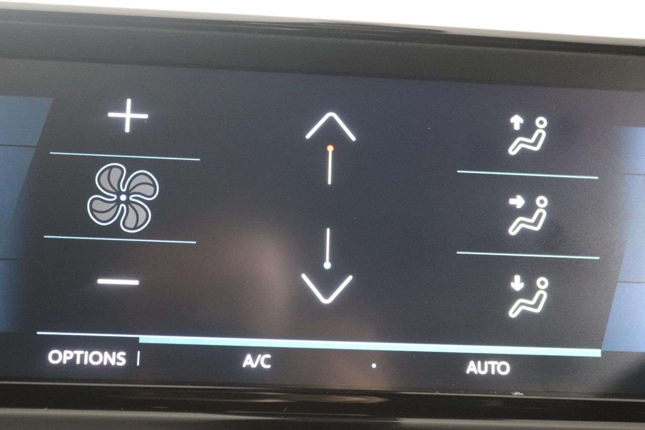 2021 PEUGEOT E-2008 2021 PEUGEOT E-2008