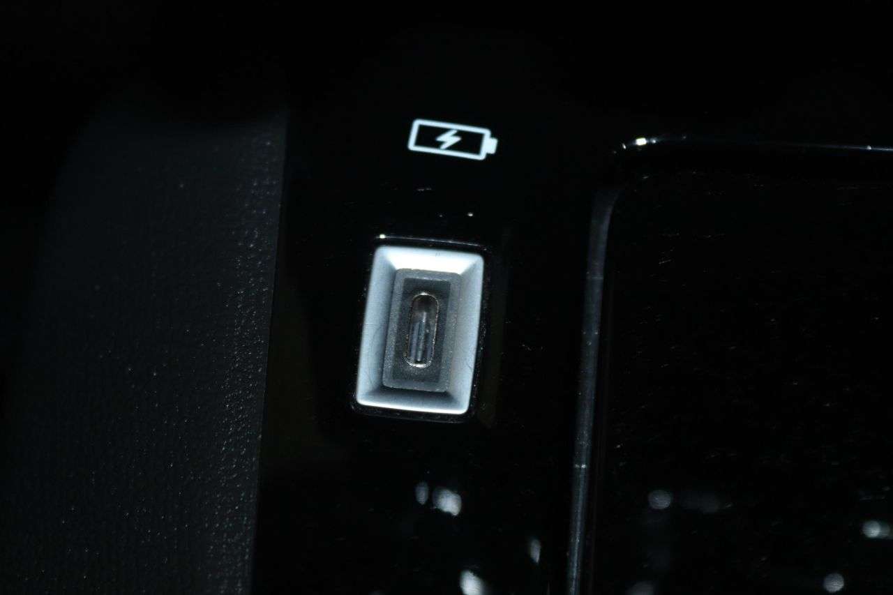 2021 PEUGEOT E-2008 2021 PEUGEOT E-2008