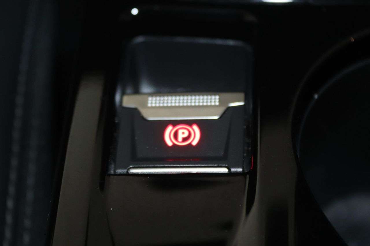 2021 PEUGEOT E-2008 2021 PEUGEOT E-2008