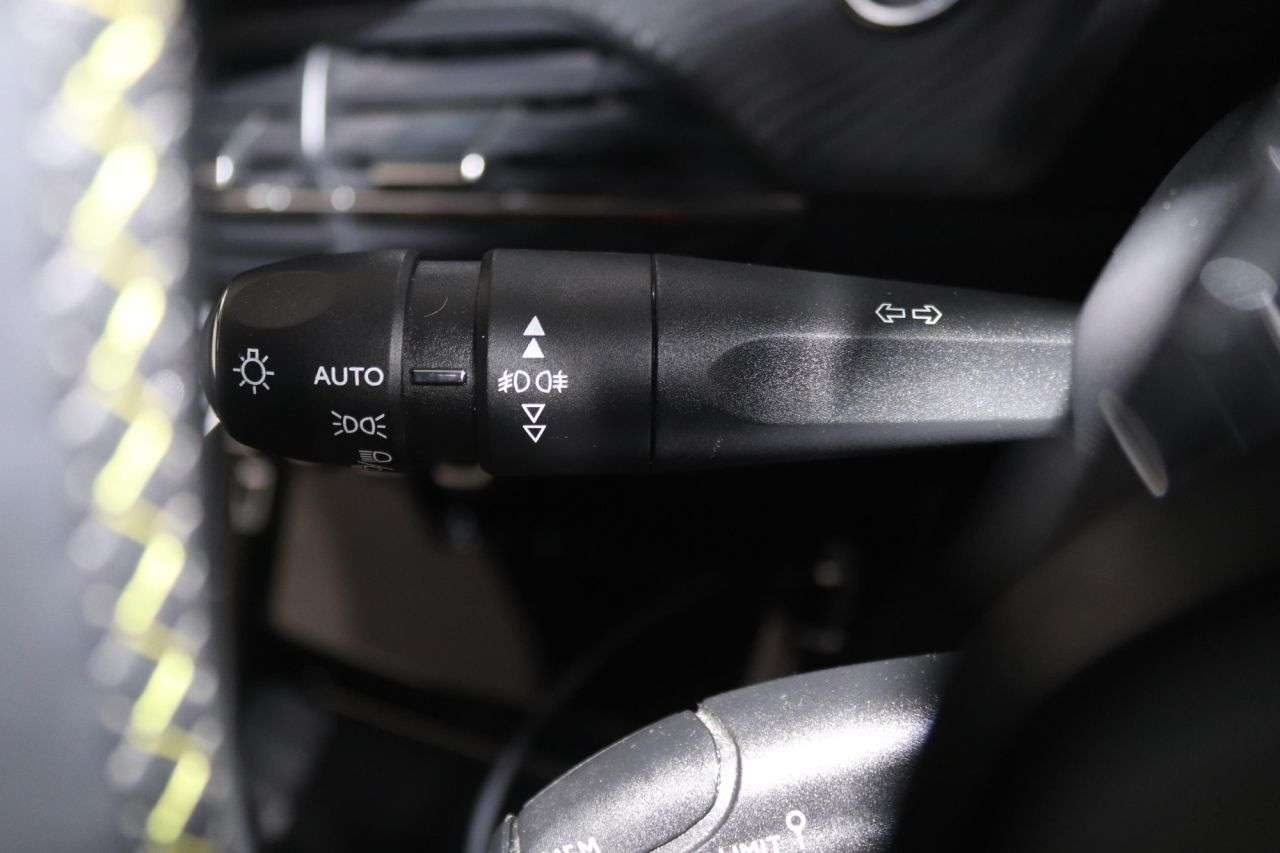 2021 PEUGEOT E-2008 2021 PEUGEOT E-2008