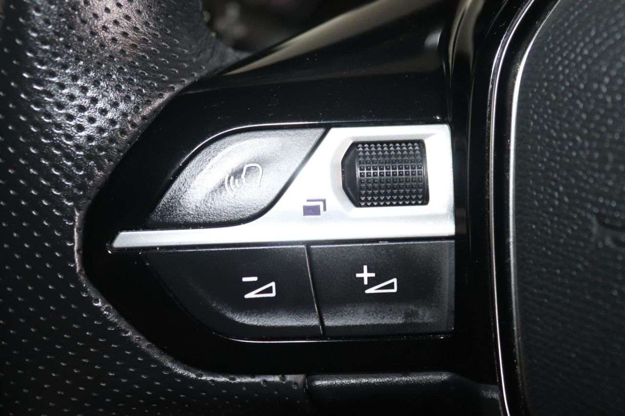 2021 PEUGEOT E-2008 2021 PEUGEOT E-2008