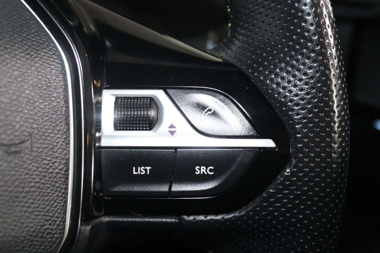 2021 PEUGEOT E-2008 2021 PEUGEOT E-2008