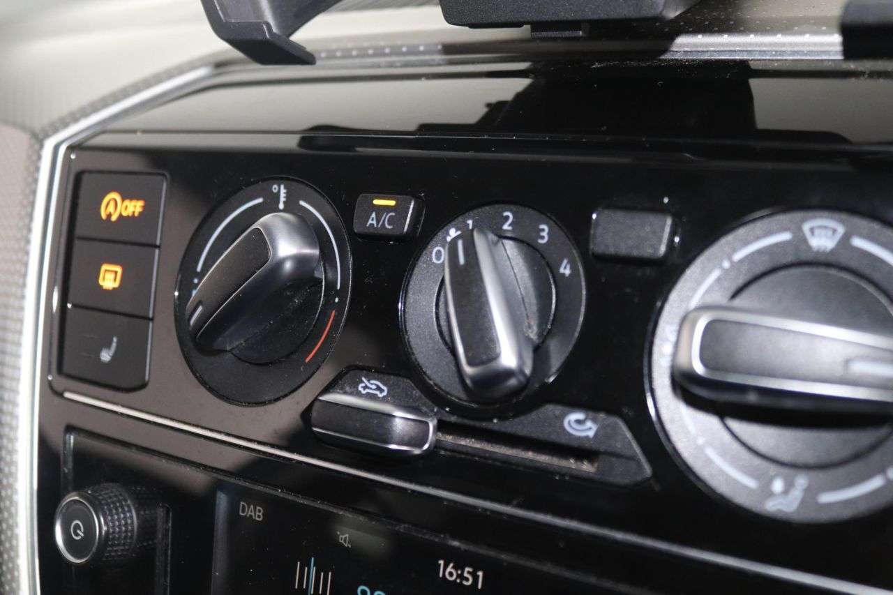 2018 VOLKSWAGEN UP! 2018 VOLKSWAGEN UP!