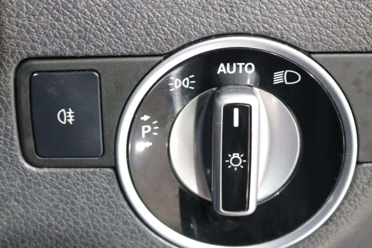 2019 MERCEDES-BENZ 180 2019 MERCEDES-BENZ 180