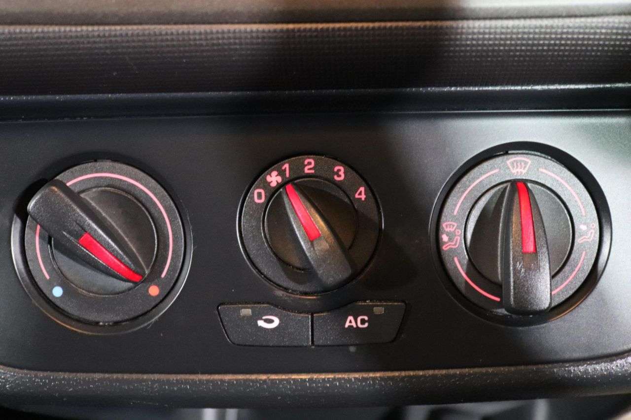 2013 SEAT IBIZA 2013 SEAT IBIZA