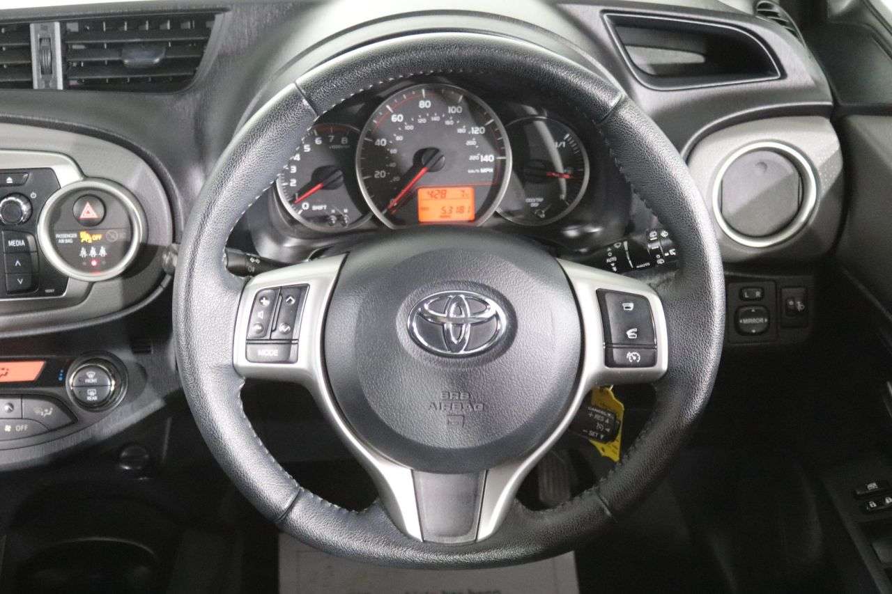 2014 TOYOTA YARIS 2014 TOYOTA YARIS