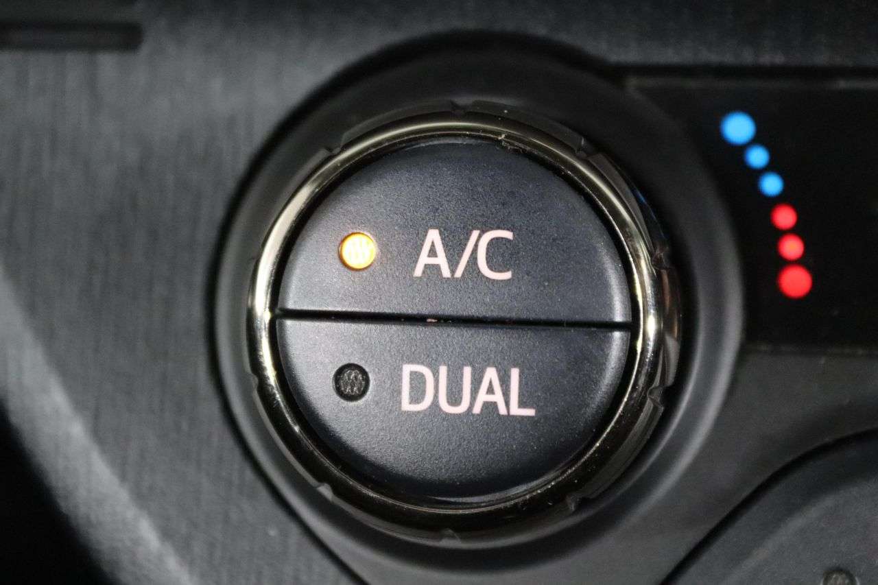 2014 TOYOTA YARIS 2014 TOYOTA YARIS