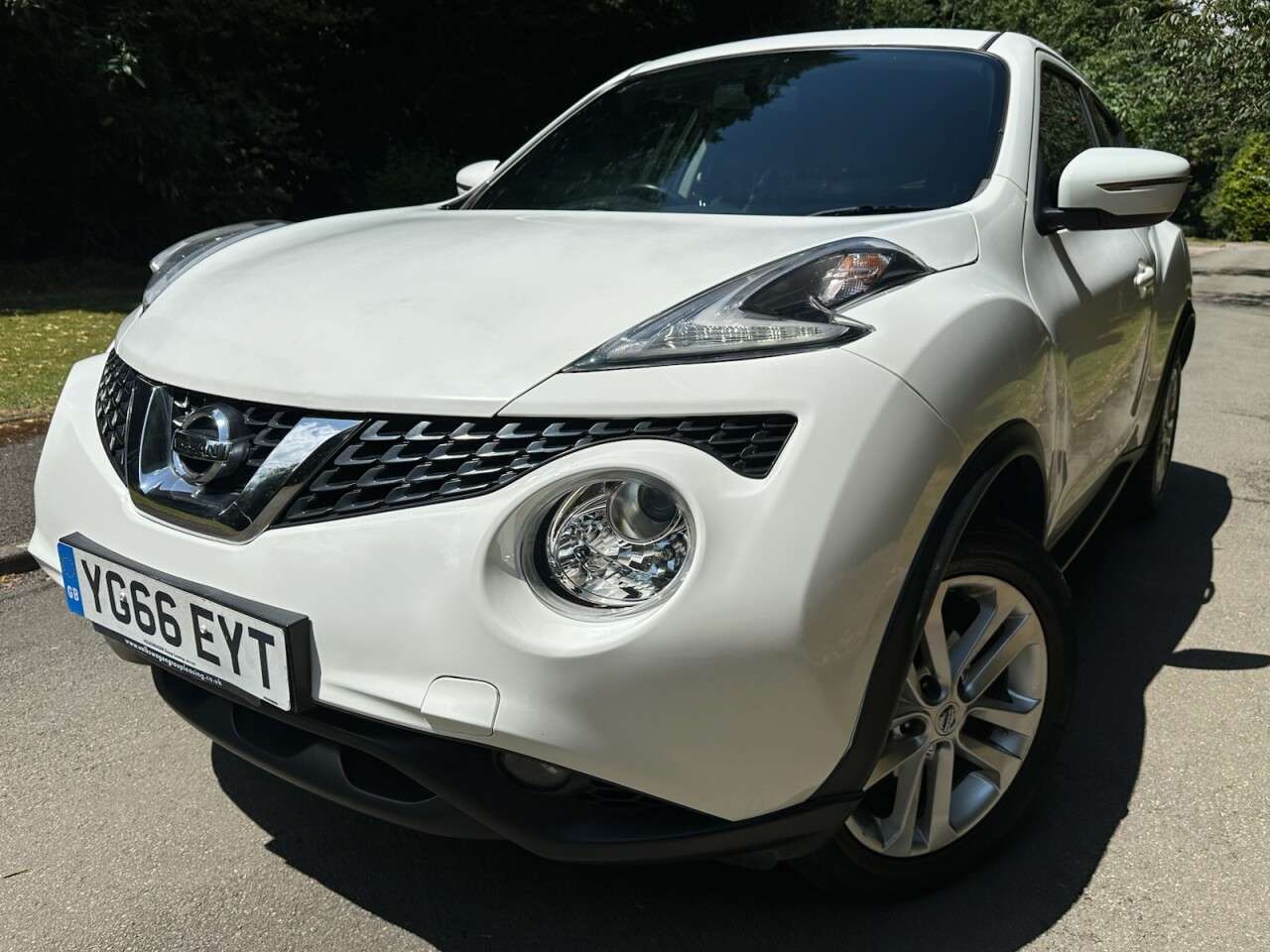 A 2016 NISSAN JUKE 1.2 DIG-T Acenta SUV 5dr Petrol Manual Euro 6 (s/s) (115 ps) 3 OWNERS, BLUE A 2016 NISSAN JUKE 1.2 DIG-T Acenta SUV 5dr Petrol Manual Euro 6 (s/s) (115 ps) 3 OWNERS, BLUE