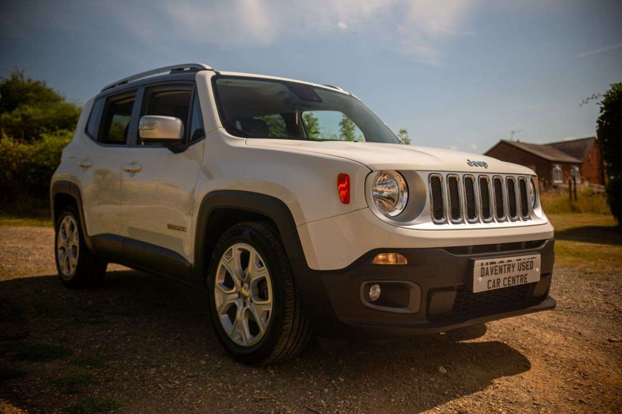 A 2015 JEEP RENEGADE 1.4T MultiAirII Limited SUV 5dr Petrol Manual Euro 6 (s/s) (140 ps) LEATHER A 2015 JEEP RENEGADE 1.4T MultiAirII Limited SUV 5dr Petrol Manual Euro 6 (s/s) (140 ps) LEATHER