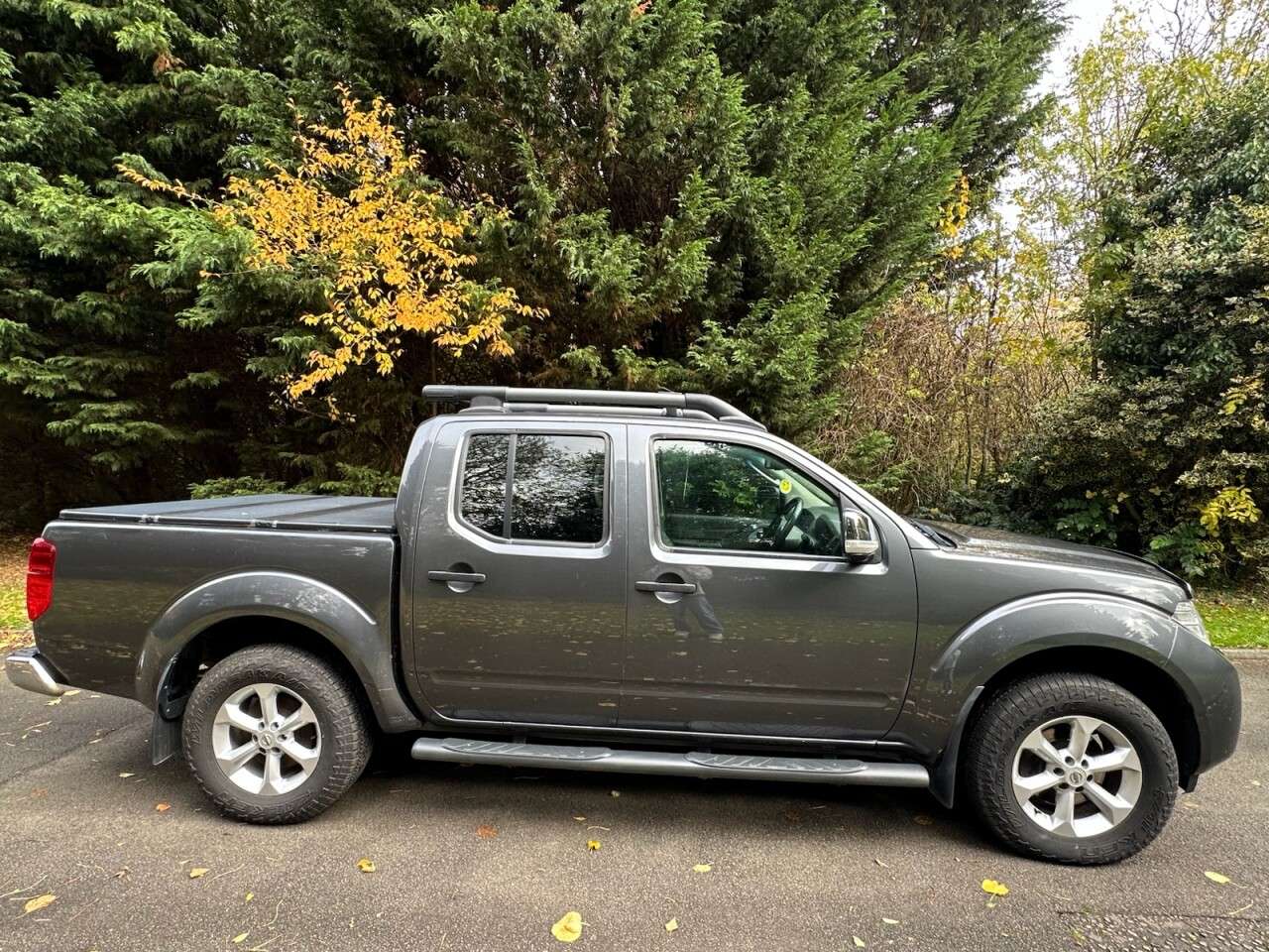 A 2015 NISSAN NAVARA 2.5 dCi Tekna Pickup Double Cab 4dr Diesel Manual 4WD Euro 5 (190 ps) 1 PRE A 2015 NISSAN NAVARA 2.5 dCi Tekna Pickup Double Cab 4dr Diesel Manual 4WD Euro 5 (190 ps) 1 PRE