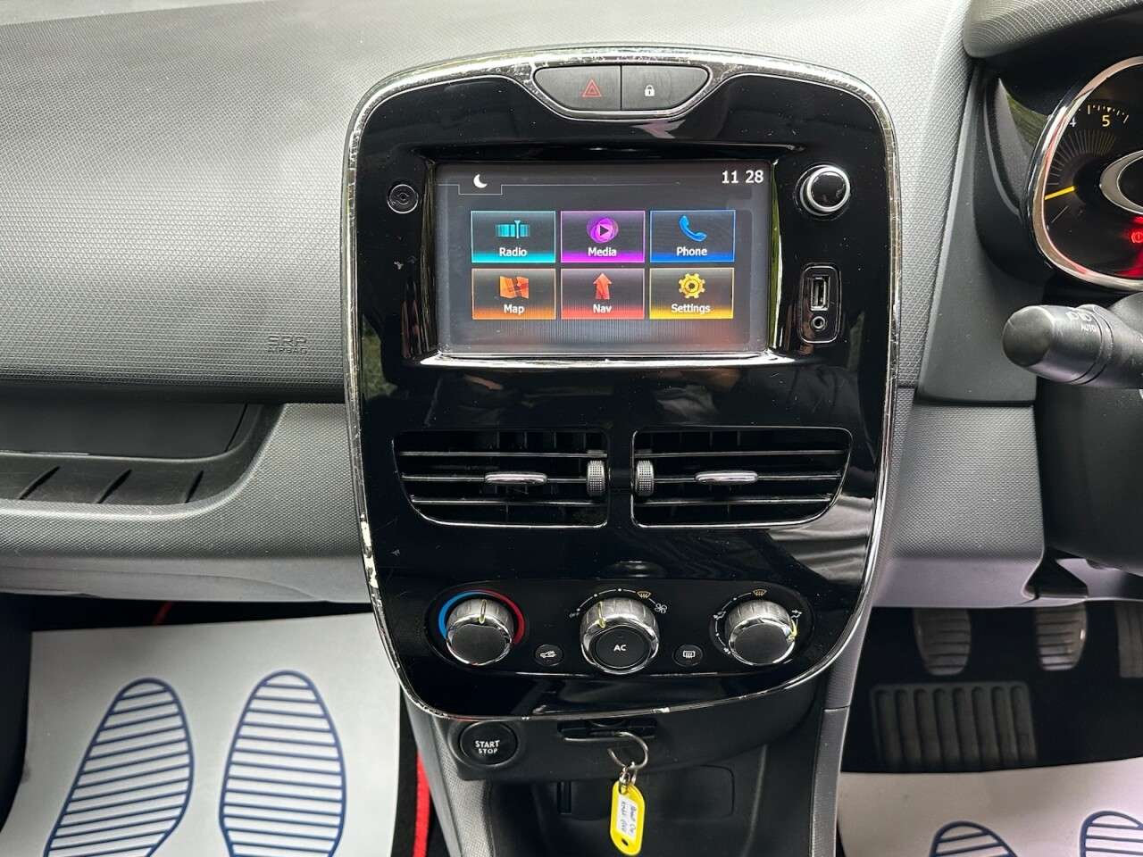 2014 RENAULT CLIO 2014 RENAULT CLIO