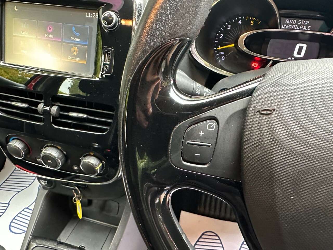 2014 RENAULT CLIO 2014 RENAULT CLIO