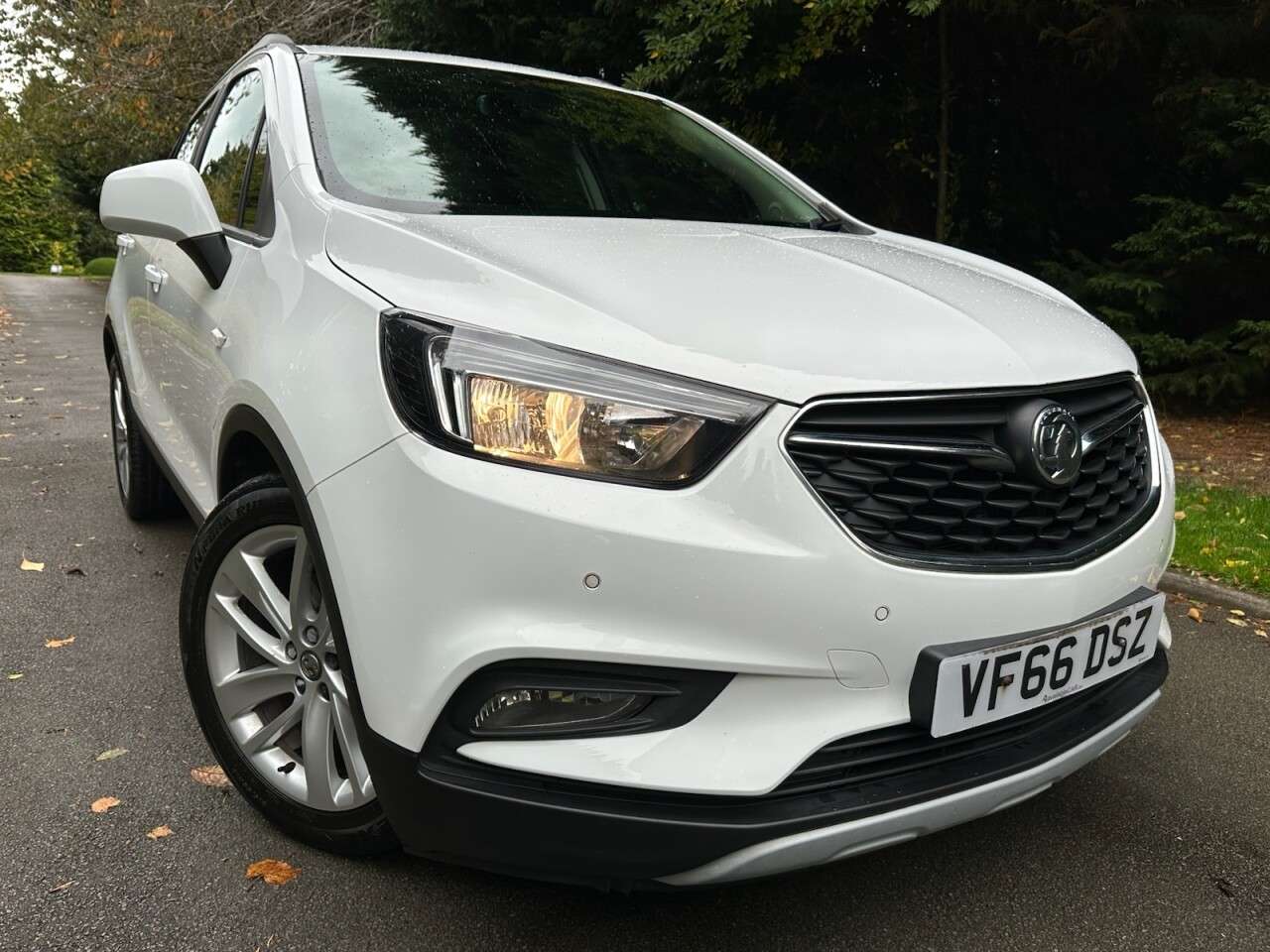 A 2017 VAUXHALL MOKKA X 1.4i Turbo Design Nav SUV 5dr Petrol Manual Euro 6 (s/s) (140 ps) FRONT & R A 2017 VAUXHALL MOKKA X 1.4i Turbo Design Nav SUV 5dr Petrol Manual Euro 6 (s/s) (140 ps) FRONT & R