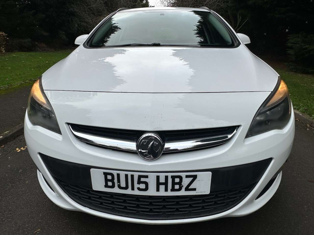 A 2015 VAUXHALL ASTRA 1.6i Design Sports Tourer 5dr Petrol Manual Euro 6 (115 ps) 2 OWNERS, BLUET A 2015 VAUXHALL ASTRA 1.6i Design Sports Tourer 5dr Petrol Manual Euro 6 (115 ps) 2 OWNERS, BLUET