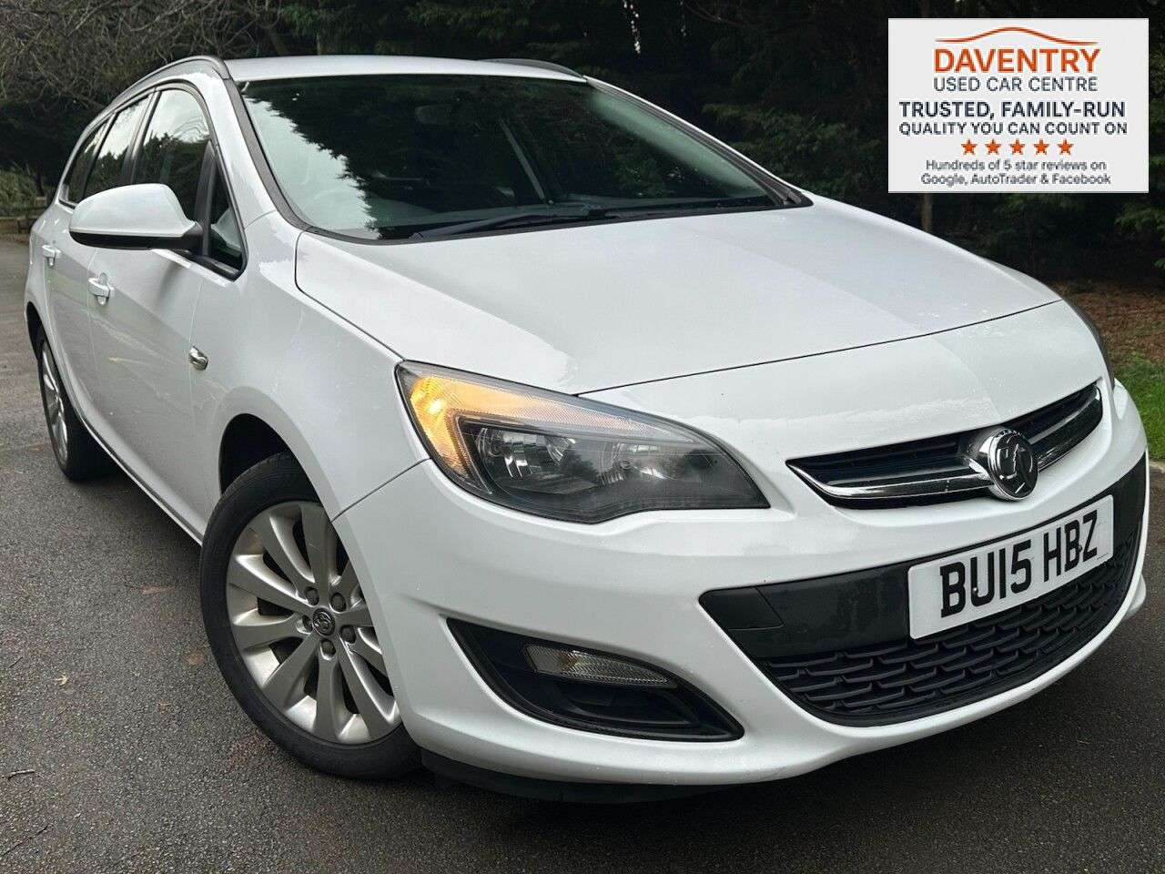 A 2015 VAUXHALL ASTRA 1.6i Design Sports Tourer 5dr Petrol Manual Euro 6 (115 ps) 2 OWNERS, BLUET A 2015 VAUXHALL ASTRA 1.6i Design Sports Tourer 5dr Petrol Manual Euro 6 (115 ps) 2 OWNERS, BLUET