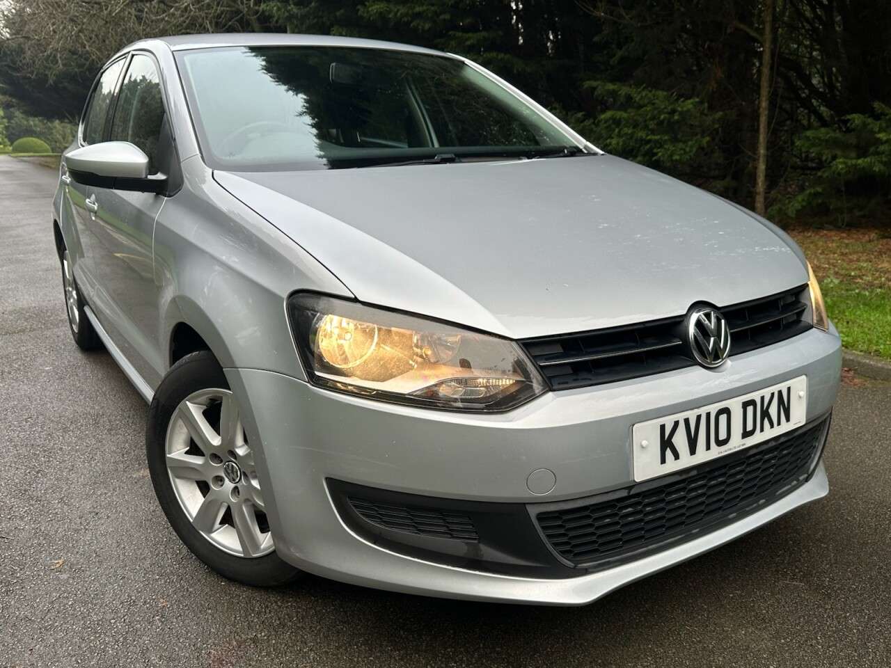 A 2010 VOLKSWAGEN POLO 1.4 SE Hatchback 5dr Petrol DSG Euro 5 (85 ps) LONG MOT, AIR CON, ALLOYS A 2010 VOLKSWAGEN POLO 1.4 SE Hatchback 5dr Petrol DSG Euro 5 (85 ps) LONG MOT, AIR CON, ALLOYS