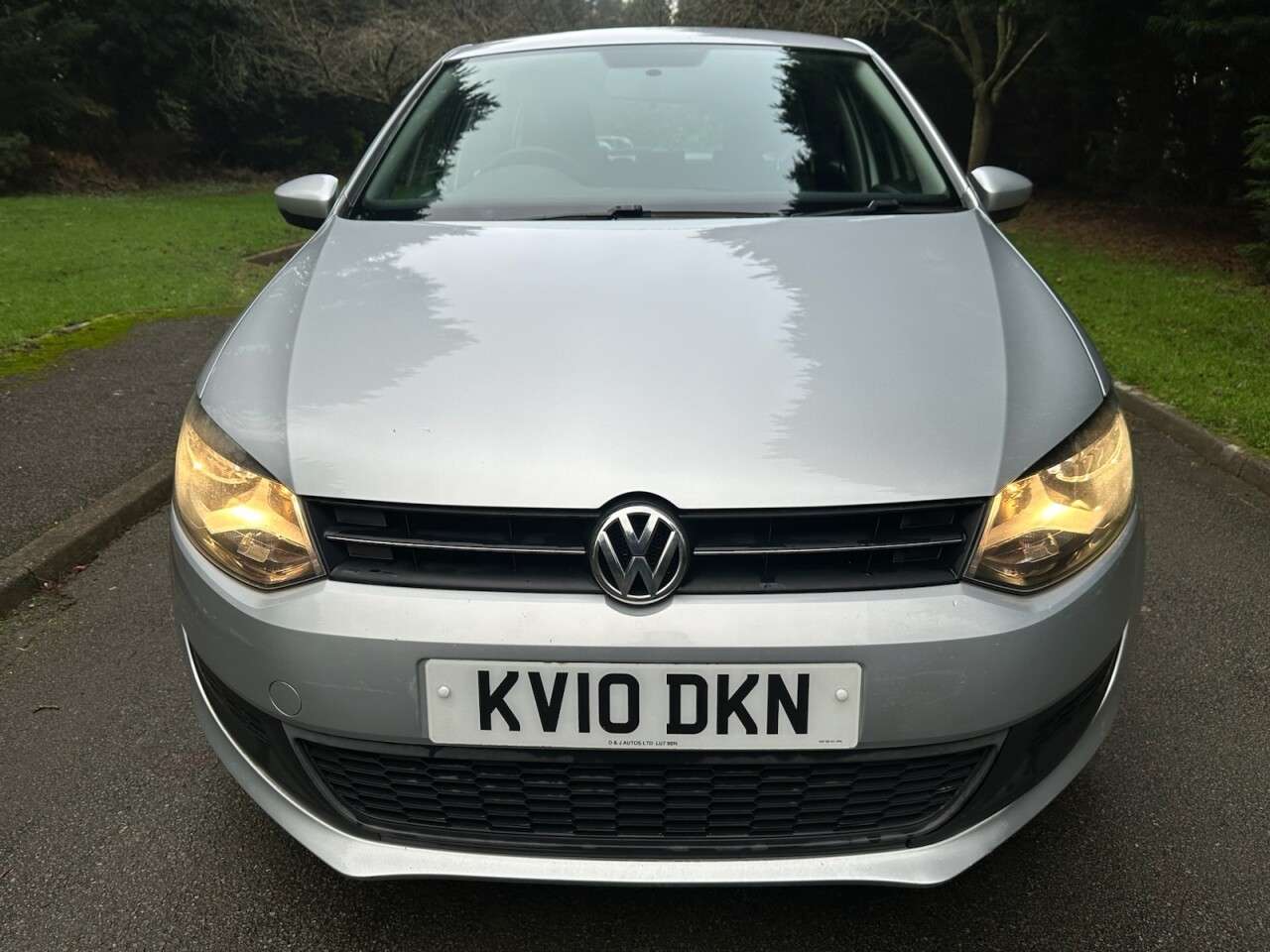 A 2010 VOLKSWAGEN POLO 1.4 SE Hatchback 5dr Petrol DSG Euro 5 (85 ps) LONG MOT, AIR CON, ALLOYS A 2010 VOLKSWAGEN POLO 1.4 SE Hatchback 5dr Petrol DSG Euro 5 (85 ps) LONG MOT, AIR CON, ALLOYS