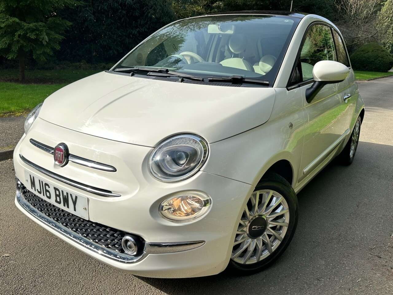 A 2016 FIAT 500 1.2 Lounge Hatchback 3dr Petrol Manual Euro 6 (s/s) (69 bhp) ULEZ, Panorami A 2016 FIAT 500 1.2 Lounge Hatchback 3dr Petrol Manual Euro 6 (s/s) (69 bhp) ULEZ, Panorami