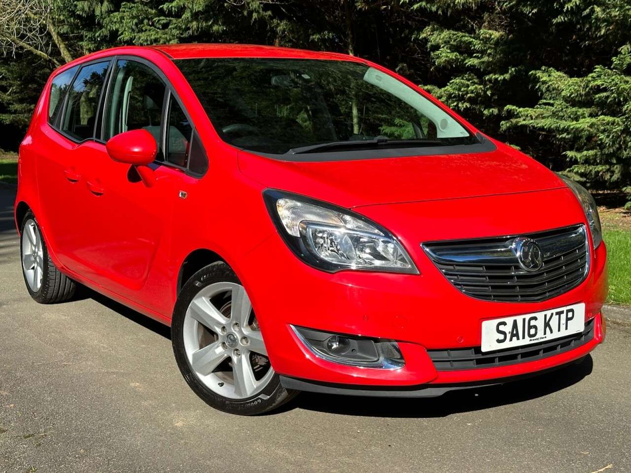 A 2016 VAUXHALL MERIVA 1.4i Tech Line MPV 5dr Petrol Manual Euro 6 (100 ps) F.S.H, Rear Parking Se A 2016 VAUXHALL MERIVA 1.4i Tech Line MPV 5dr Petrol Manual Euro 6 (100 ps) F.S.H, Rear Parking Se