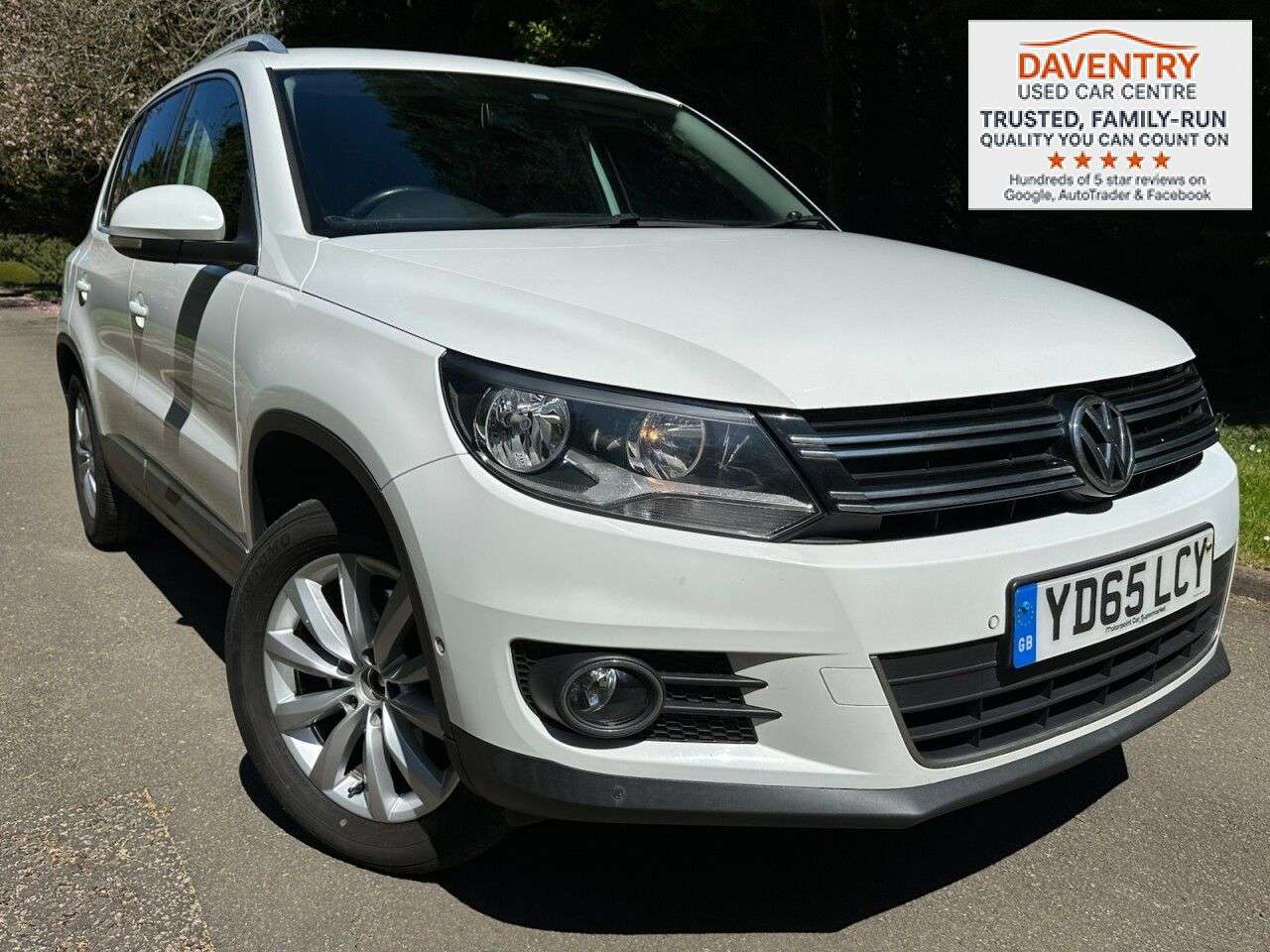 A 2015 VOLKSWAGEN TIGUAN 2.0 TDI BlueMotion Tech Match SUV 5dr Diesel Manual 2WD Euro 5 (s/s) (140 p A 2015 VOLKSWAGEN TIGUAN 2.0 TDI BlueMotion Tech Match SUV 5dr Diesel Manual 2WD Euro 5 (s/s) (140 p
