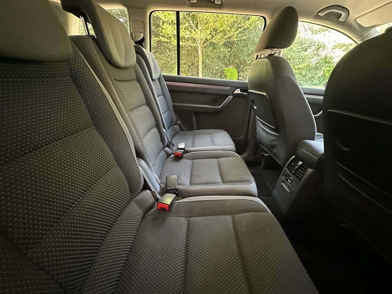 2010 VOLKSWAGEN TOURAN 2010 VOLKSWAGEN TOURAN
