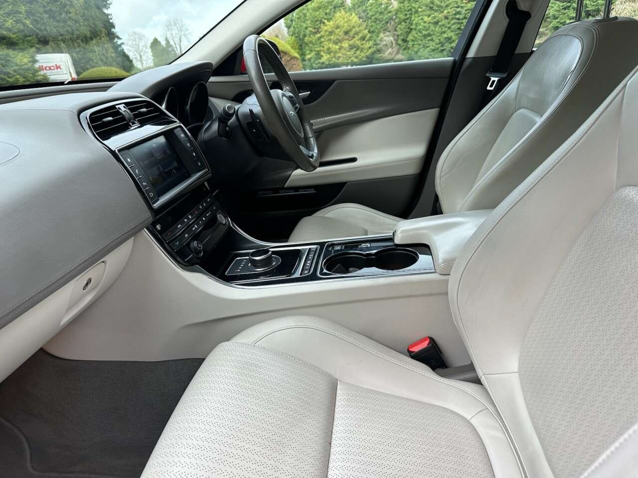 2017 JAGUAR XE 2017 JAGUAR XE