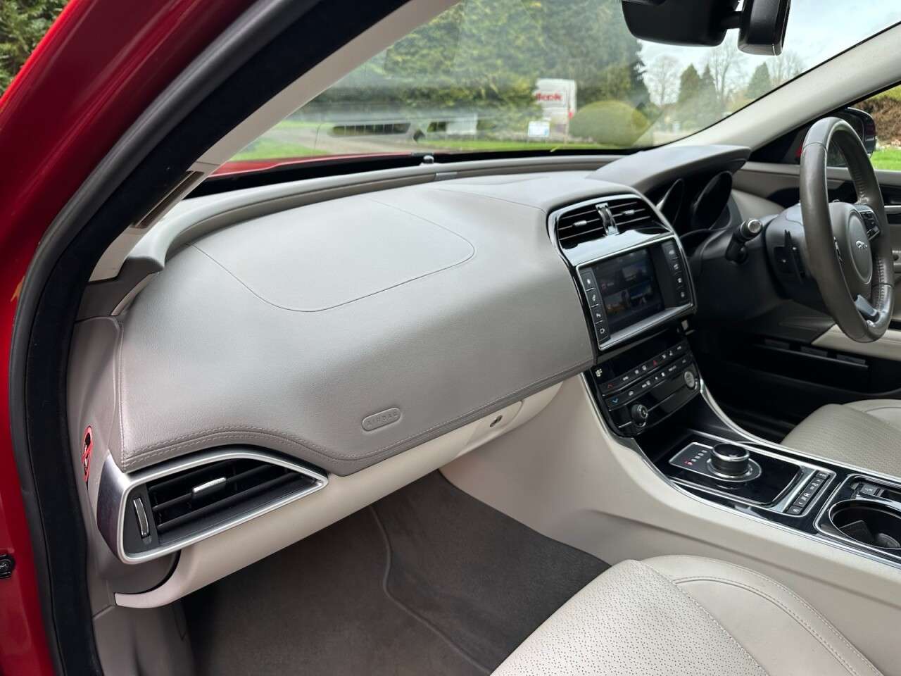 2017 JAGUAR XE 2017 JAGUAR XE