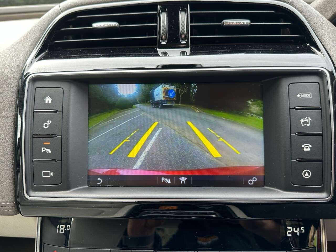 2017 JAGUAR XE 2017 JAGUAR XE